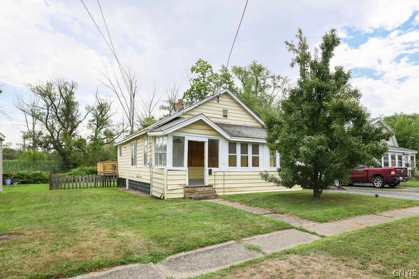 219 GARDEN CITY DR, SYRACUSE, NY 13211 - Image 2dac0b2f79c14a524717c8e433dba8d0/745754400