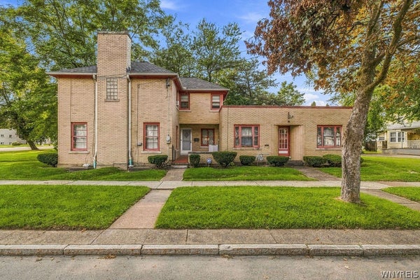 8254 BUFFALO AVE, NIAGARA FALLS, NY 14304 - Image 3c2143c28bfbdbd3a2b5fe89f8a4e276/698549245