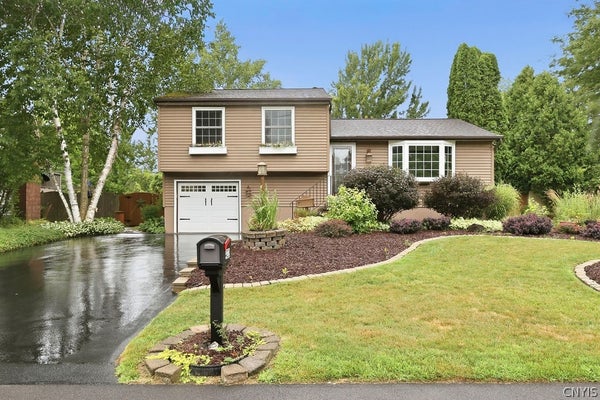 4228 HUNTING CREEK DR, CLAY, NY 13041 - Image 3e465ee8edc1d8dafde794cfcf1f05d0/248890267