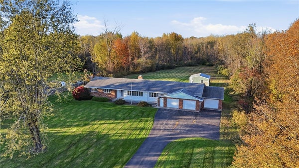 1579 HENNESSEY RD, ONTARIO, NY 14519 - Image 4d2f8b5e3abac78a8a54de8a9df3810a/1334552746
