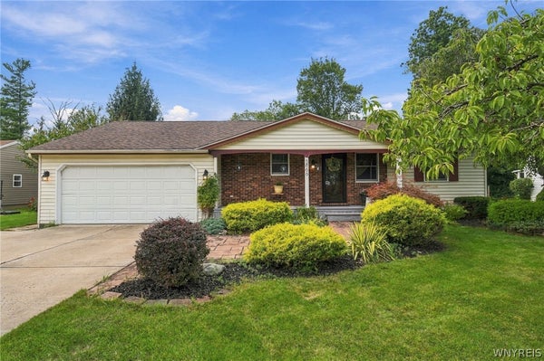 5866 LAKECREST DR, LAKE VIEW, NY 14085 - Image 4ece51d08145bbaa9824b6f734bce35b/4165205167