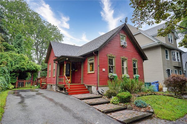 29 BENTON ST, ROCHESTER, NY 14620 - Image 7342cc4e321fc8656cf197c5ac7887c3/625563902