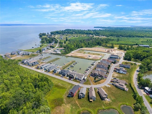 104 HARBOUR TOWN, BRIDGEPORT, NY 13030 - Image 8240cc6dcd2d64fc10f01c8a15b9f73d/52740791