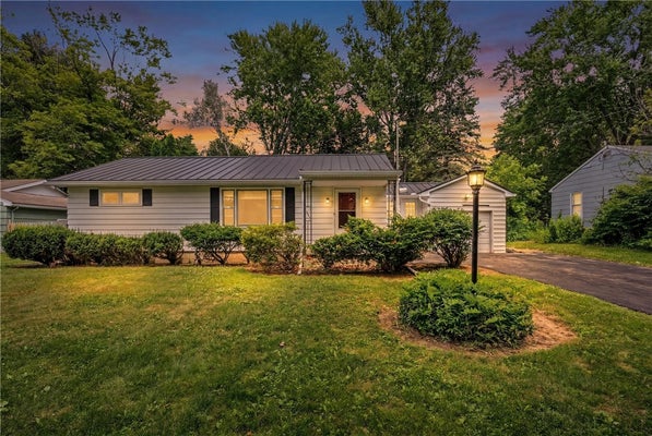 40 RAMBLEWOOD DR, NORTH CHILI, NY 14514 - Image 8a2b7c9fece463bcfc503a93ceeb526d/1030051945