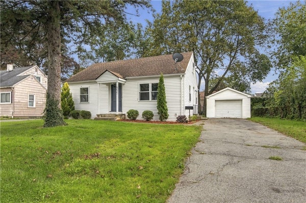 237 BANCROFT DR, ROCHESTER, NY 14616 - Image 8bf1040dcd0b854c50a1e2e2e7ec5aa8/872474117