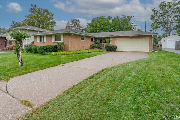 14 WOODBURY DR, LOCKPORT, NY 14094 - Image 9cc71f1d9fec7d03f736b1c96865de2d/1754433106