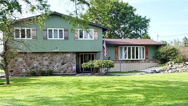 987 N HEWITT DR, LEWISTON, NY 14092 - Image ae3a2b8e467cd1bfa62ebebe9c53b70c/1748521575