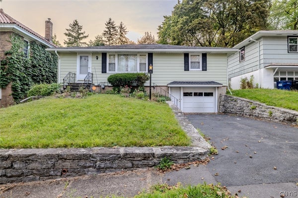 306 CARLTON DR, DE WITT, NY 13214 - Image b2e400c83eabb167bb5f9a2d9f902075/371666932