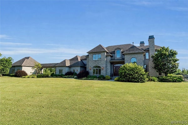 7260 COUNTRY VIEW LN, CLARENCE CENTER, NY 14032 - Image bc6e01823a5a9d306a0a9b72c4d2d8a8/4039699167