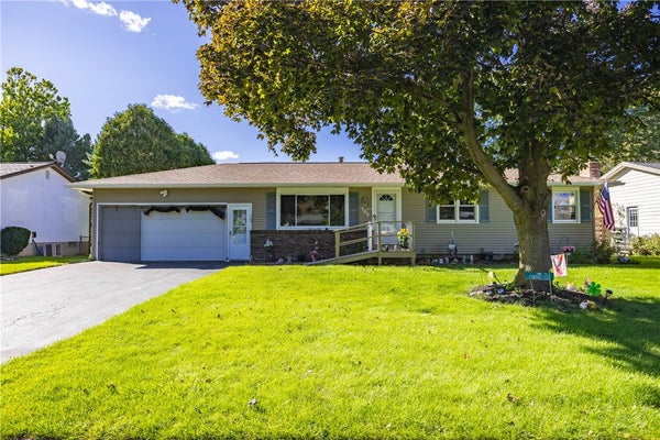 103 KINMONT DR, ROCHESTER, NY 14612 - Image c2dcb6dbb021e0c6b90e8e606cd10247/620362899