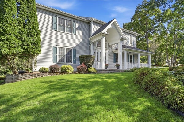 1 MORNING WOODS LN, ROCHESTER, NY 14625 - Image c5aebffcc1b5435b6103f982db64e5e4/1719449573