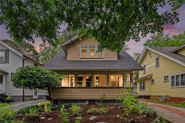 303 MARION ST, ROCHESTER, NY 14610 - Image caeef2e17deeeebd26a4b615babd08b2/3470114501