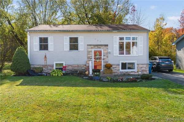 707 BEACH RD, ANGOLA, NY 14006 - Image d573fd3b8a93bd606f5d6423adbf3395/2721348063