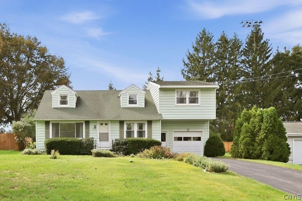 204 CLARK LN, CAMILLUS, NY 13031 - Image d6fe34bd47f6302ecc37bee93ca2f6e4/1661192775
