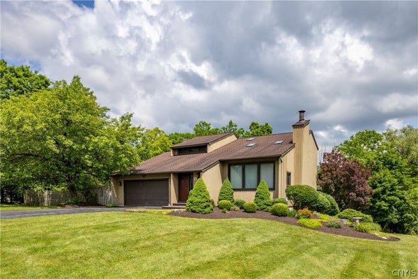4390 BELLEFLOWER CIR, SYRACUSE, NY 13215 - Image d9ec2bc70e711b57c2d70cb2a76e6101/2851927954