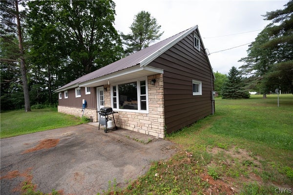 1862 STATE ROUTE 365, COLD BROOK, NY 13324 - Image dd6eb263fe3f3dc11f0cc6328a684849/3250482403