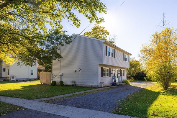 39 FOSTER ST, CANANDAIGUA, NY 14424 - Image e901c8169b5ef8b562697f53afb8d2af/3592084096