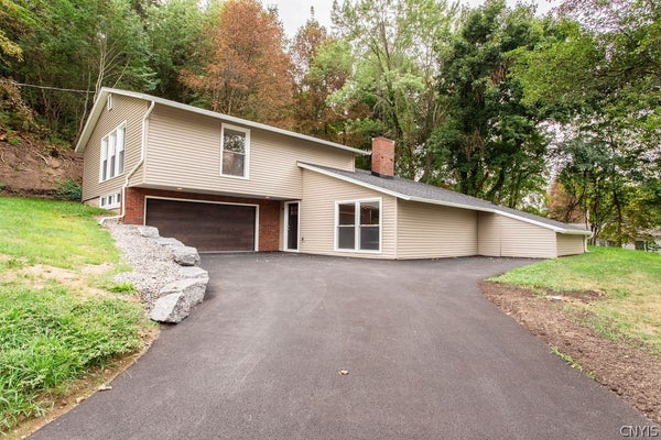 109 HALLMORE DR, CAMILLUS, NY 13031 - Image eb2d92a3bb8e5effe6b4e4a6add40098/2423372562