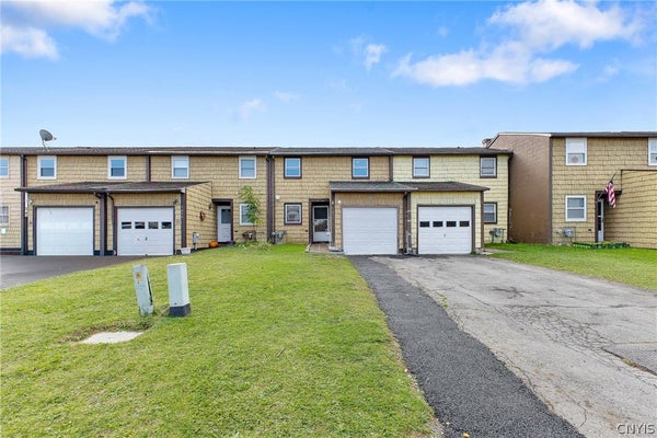 5477 TRASTEVERE RD, CLAY, NY 13041 - Image f8a439ffd7a03b70cb93f929b13e7bce/1130244488
