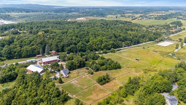 6493 DORSET ST, SHELBURNE, VT 05482 - Image 00a9f3753c2a9d0137a2b1a89e53f494/3104094185