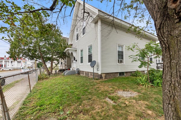 272 LAKE AVE, MANCHESTER, NH 03103 - Image 1948a2af1b3da5c7d9d7874201018721/3525940274