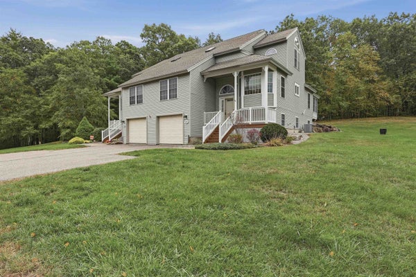 17 CENTERVIEW RD, ATKINSON, NH 03811 - Image 1e8abeb91e663ca75af75d72d529f243/2173992500