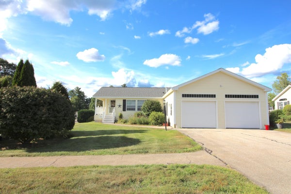 2 LOGGERS LN, SANDOWN, NH 03873 - Image 25a096aeadc3bd4a6172c8ddfc737983/2563063944
