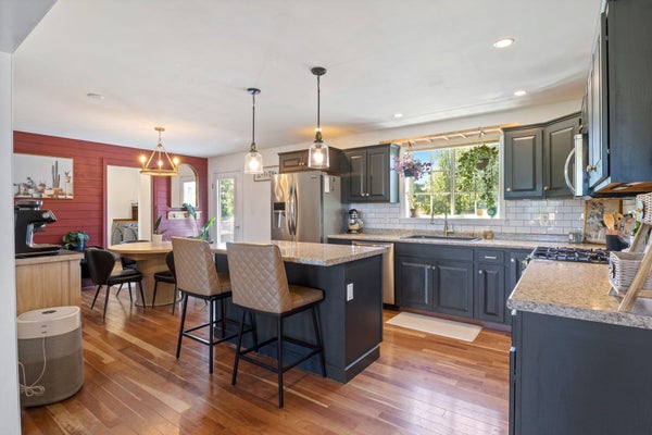 10 STONE LN, BERWICK, ME 03901 - Image 2c150330dc00a1e8f5904d48b7372360/3354934680
