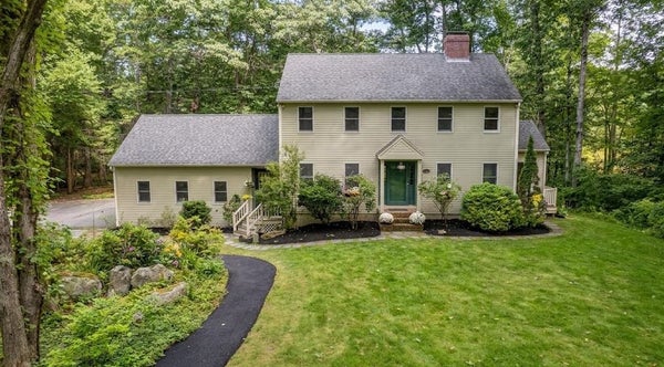 9 MILLSTREAM DR, EXETER, NH 03833 - Image 2c4dd233dff24279a1c716b9a4c2e033/2726418675