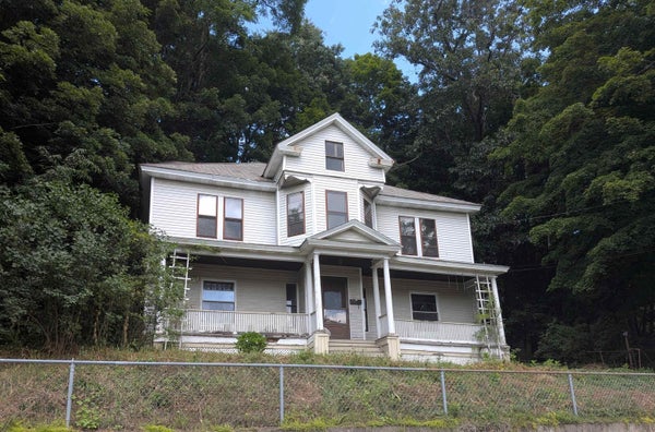 207 ELLIOT ST, BRATTLEBORO, VT 05301 - Image 2edfe1ab00a580ae58d34cd4ebc107dd/2299666306