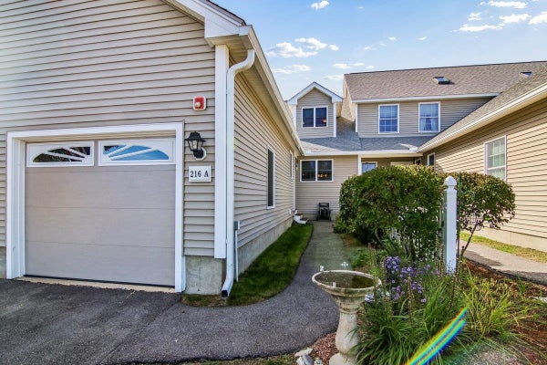 216 KEARSAGE DR UNIT A, PEMBROKE, NH 03275 - Image 2f4a3e7bbf7b576a81b0bd2de7a56bbd/1186679078