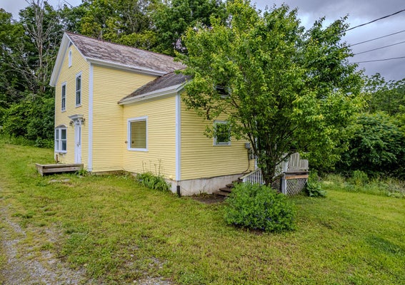 40 EAST ST, MIDDLETOWN SPRINGS, VT 05757 - Image 416202f9d3a8f4f37409aec003dfdfb8/1884011121