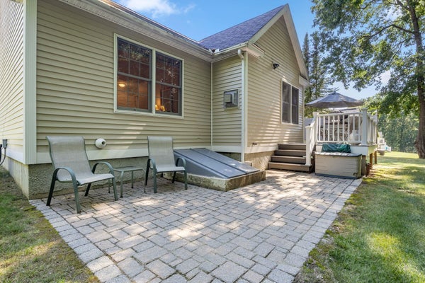10 CORTLAND AVE, STRATHAM, NH 03885 - Image 4d695cfd4b5081e51d25bf71871edc3a/654074142