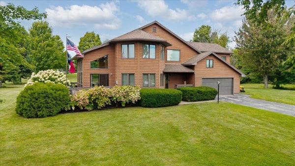 13 COUNTRY CLUB EST, SWANTON, VT 05488 - Image 4db742142e11dcd06299a07f92bde25e/3688795706