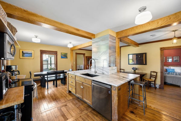 27 INN RD APT 3, CHARLOTTE, VT 05445 - Image 4ded0fecd3b482b7d94d32f77f6607ac/2741897276