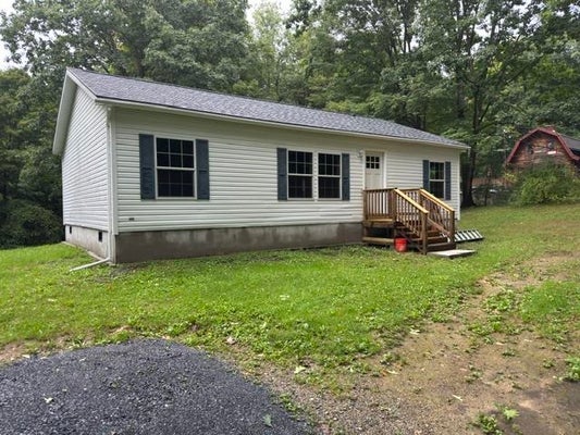 2200 CHAPEL RD, BENNINGTON, VT 05201 - Image 59b9914b7a49b8e54fac6df2a8e26f0a/4074382640