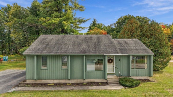 13 CARR ST, FRANKLIN, NH 03235 - Image 5da2b3df9c2c63d16eaf7e03a28ace57/2004052915