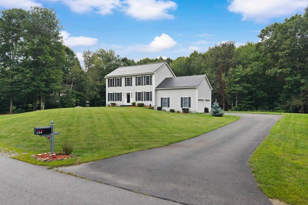 124 OLDE BRIDGE LN, EPPING, NH 03042 - Image 65085196f5b58e4e80439f11e33f6c74/1723267402