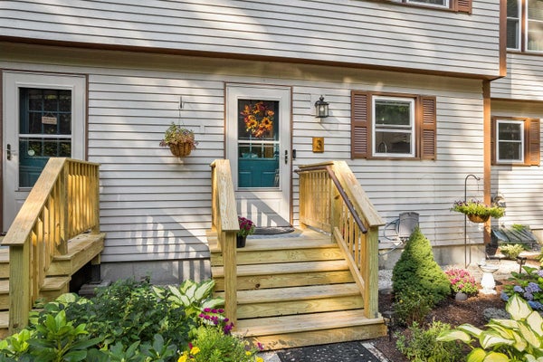 14 CHESTER LN UNIT 3, ENFIELD, NH 03748 - Image 70bccecbbec583a99135ef22e3ee4c20/1064306437