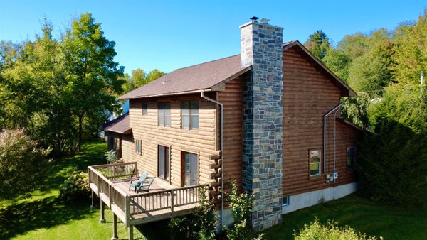18 GREENVIEW DR, BENNINGTON, VT 05201 - Image 786d2c78e4eaf8738b768d193296dac2/3341486894