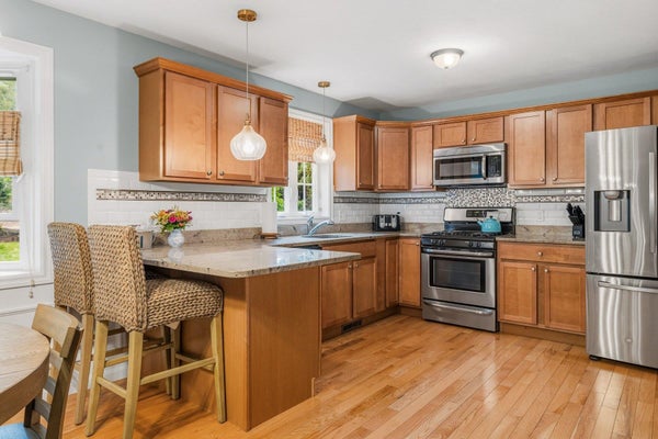 29 LOCKSLEY LN, RAYMOND, NH 03077 - Image 8b3ebdc4fb19bdaeb7d8c98f76736d4f/1690723126