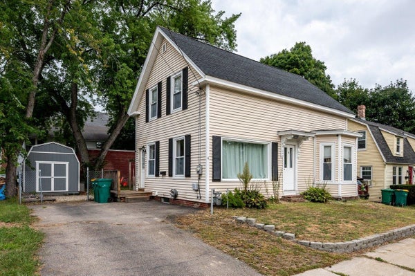 4 COCHECO AVE, ROCHESTER, NH 03868 - Image 9d45ded6e16b2f1632dc1b6181edd4ff/252481021