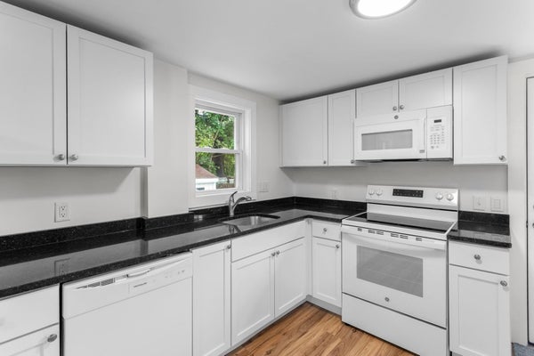 17 WEBSTER ST, ALLENSTOWN, NH 03275 - Image a77d708f1bc0e4647806d4dd3d4cd61c/2626422221