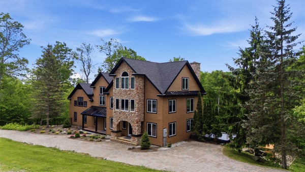 27 MOUNTAIN VIEW RD, BONDVILLE, VT 05340 - Image a984f8d26269ca4945fc9f55ccf78aa2/1984170062