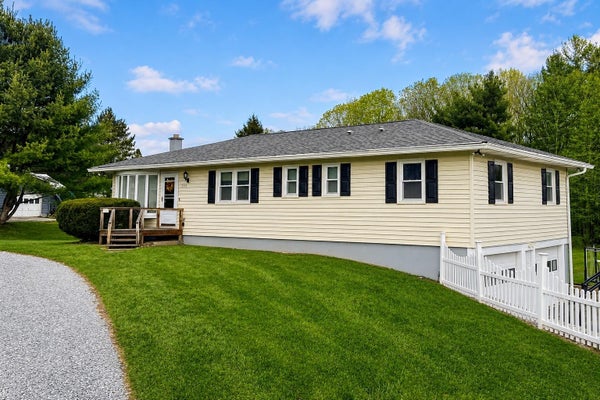 258 HARVEST HILLS DR, NORTH BENNINGTON, VT 05257 - Image aa6681b3aef066a32b3f97aabeaeaece/3342169280