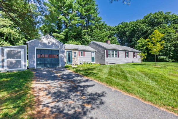 210 HANOVER ST, WHITE RIVER JUNCTION, VT 05001 - Image b2ee5f9c3eb50d1fb1f3483c8fd9b670/3210876172