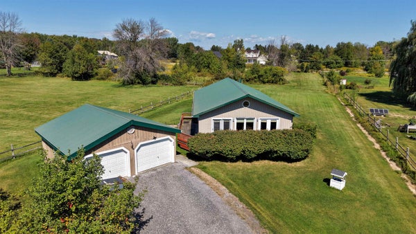45 JAYVIEW RD, SWANTON, VT 05488 - Image b6e6dbfe1dbf5dbca841b4b5ae1a556e/1261560895