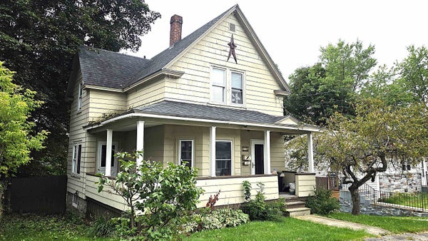 212 PARK ST, BERLIN, NH 03570 - Image b7ce06e8aa769bba07b10136a79a4ce1/922937227