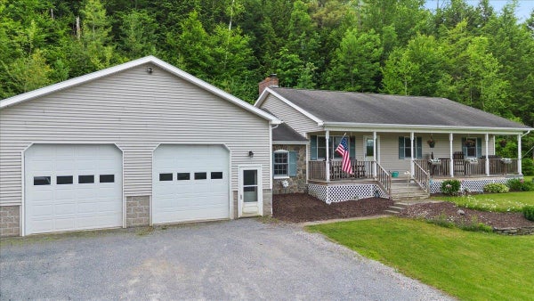 3992 MAIN RD, HUNTINGTON, VT 05462 - Image c3aaefe2eaa27d54fe3a25b3508c8f6f/507477231