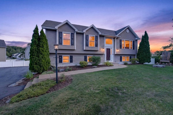 72 S GRAY CT, MANCHESTER, NH 03103 - Image d13cb17e4fe2ee213fa8a833b85f242e/1415183041